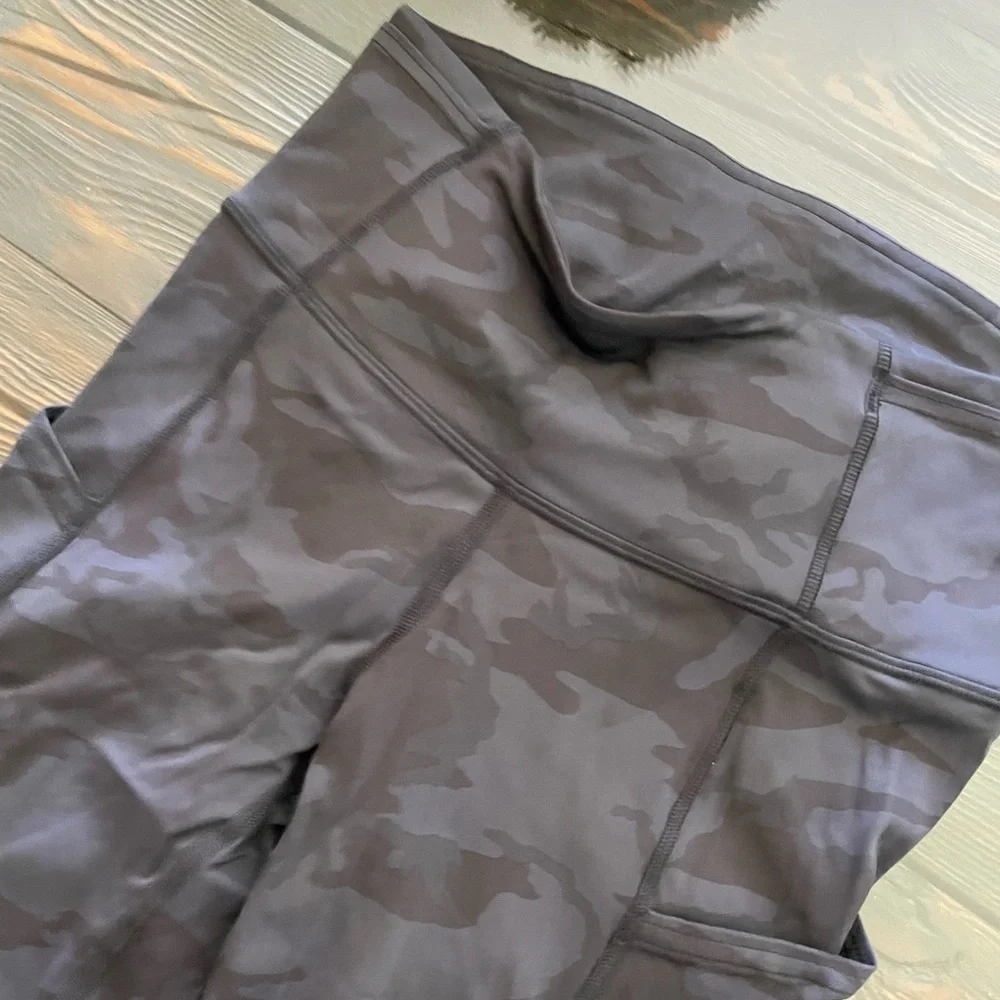 lululemon athletica Black Camouflage Capris